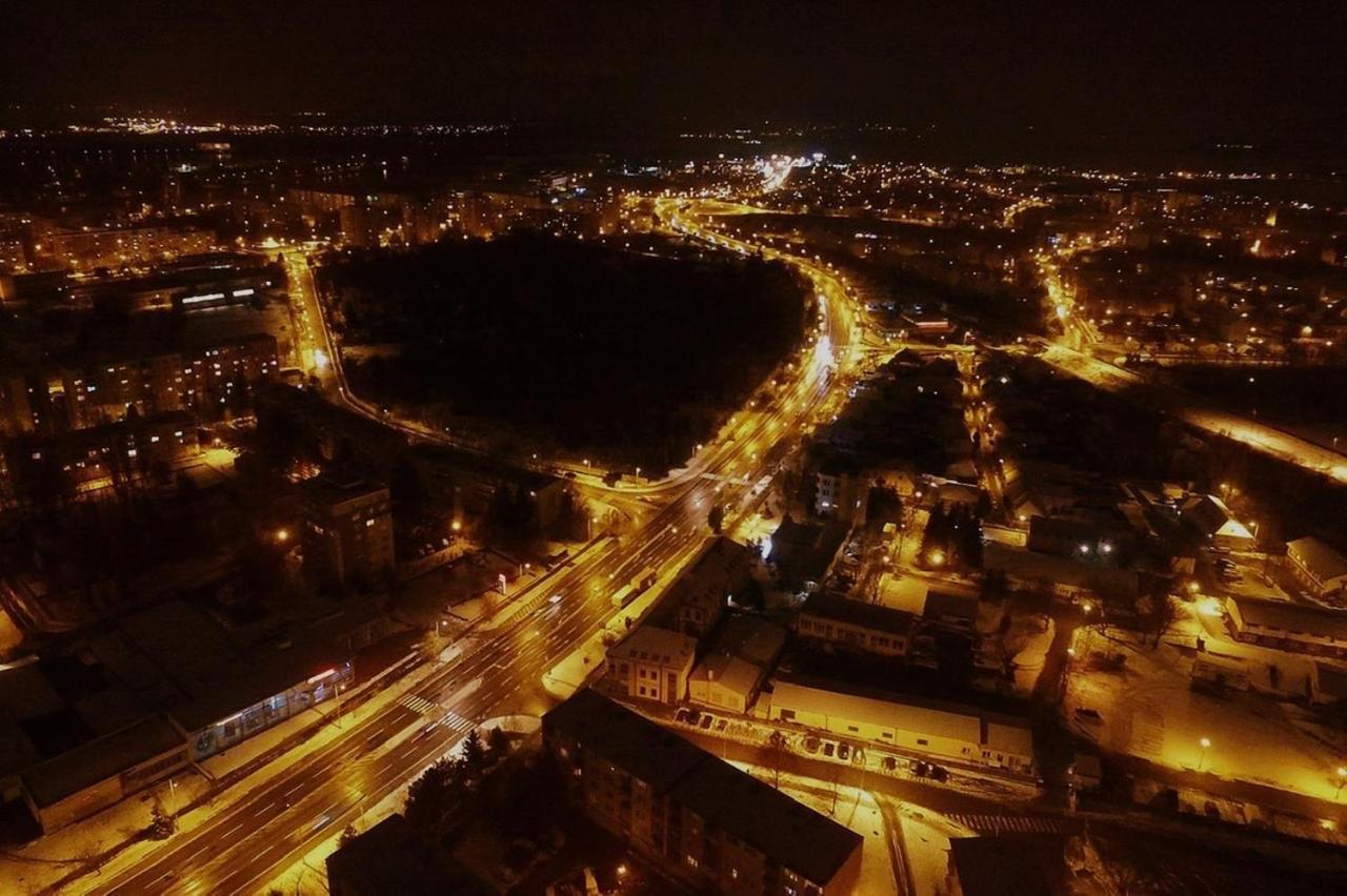 Amira Apartman Komárno エクステリア 写真